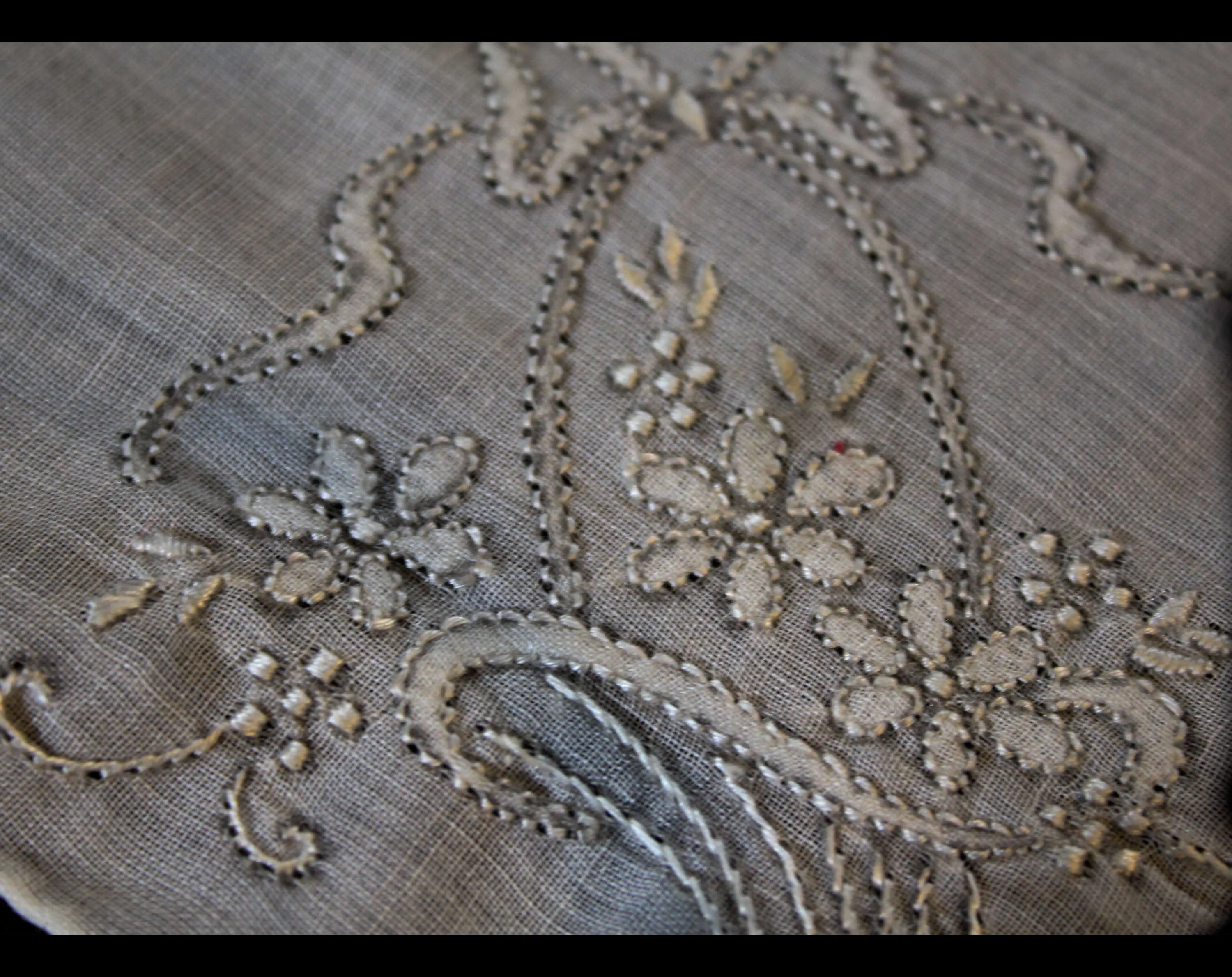 Embroidered 40s Handkerchief - Sheer Fine White Cotton with Bride's Basket Embroidery - Pretty 1940s 50s Hope Chest Linen - 12 Inches Square
