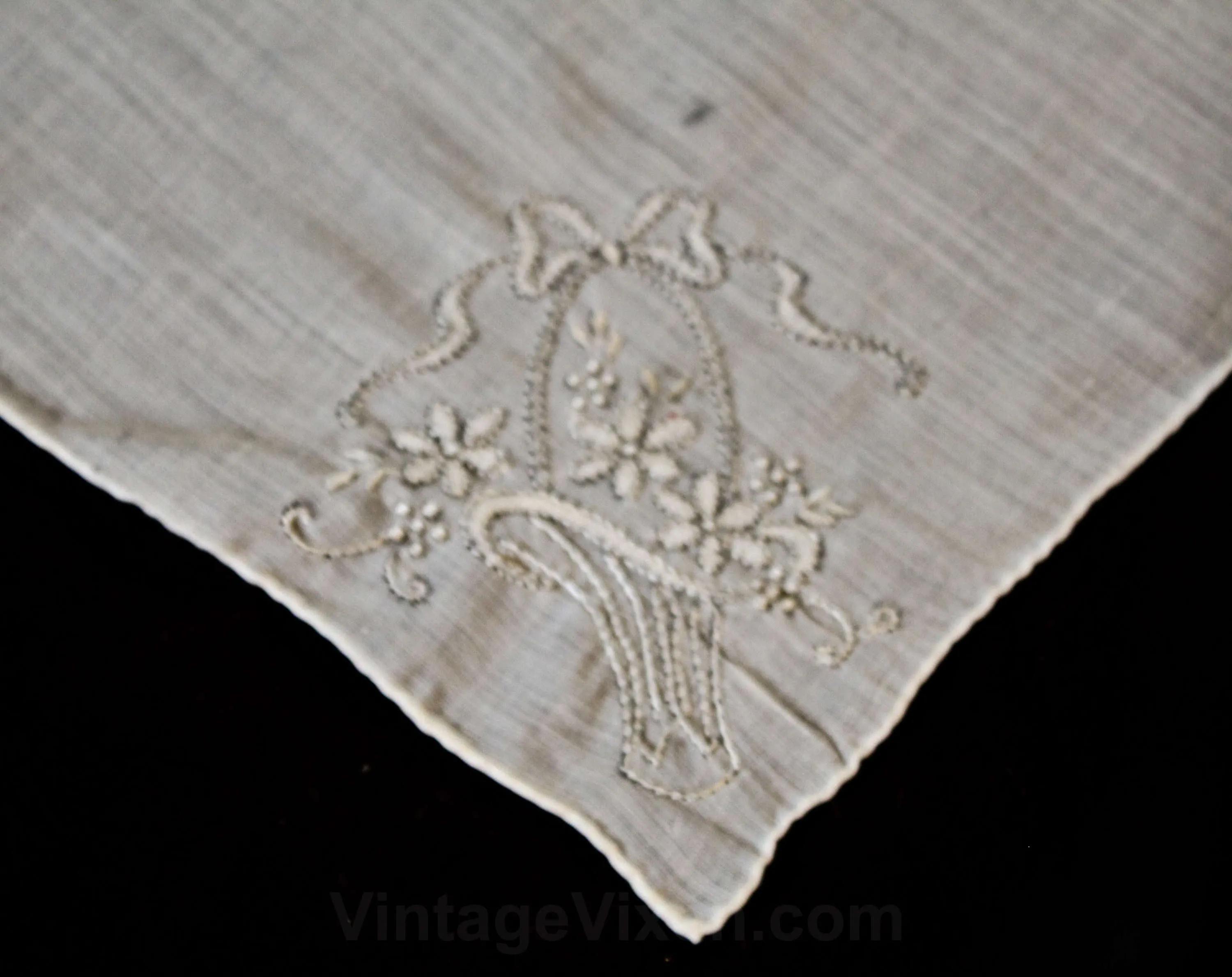 Embroidered 40s Handkerchief - Sheer Fine White Cotton with Bride's Basket Embroidery - Pretty 1940s 50s Hope Chest Linen - 12 Inches Square