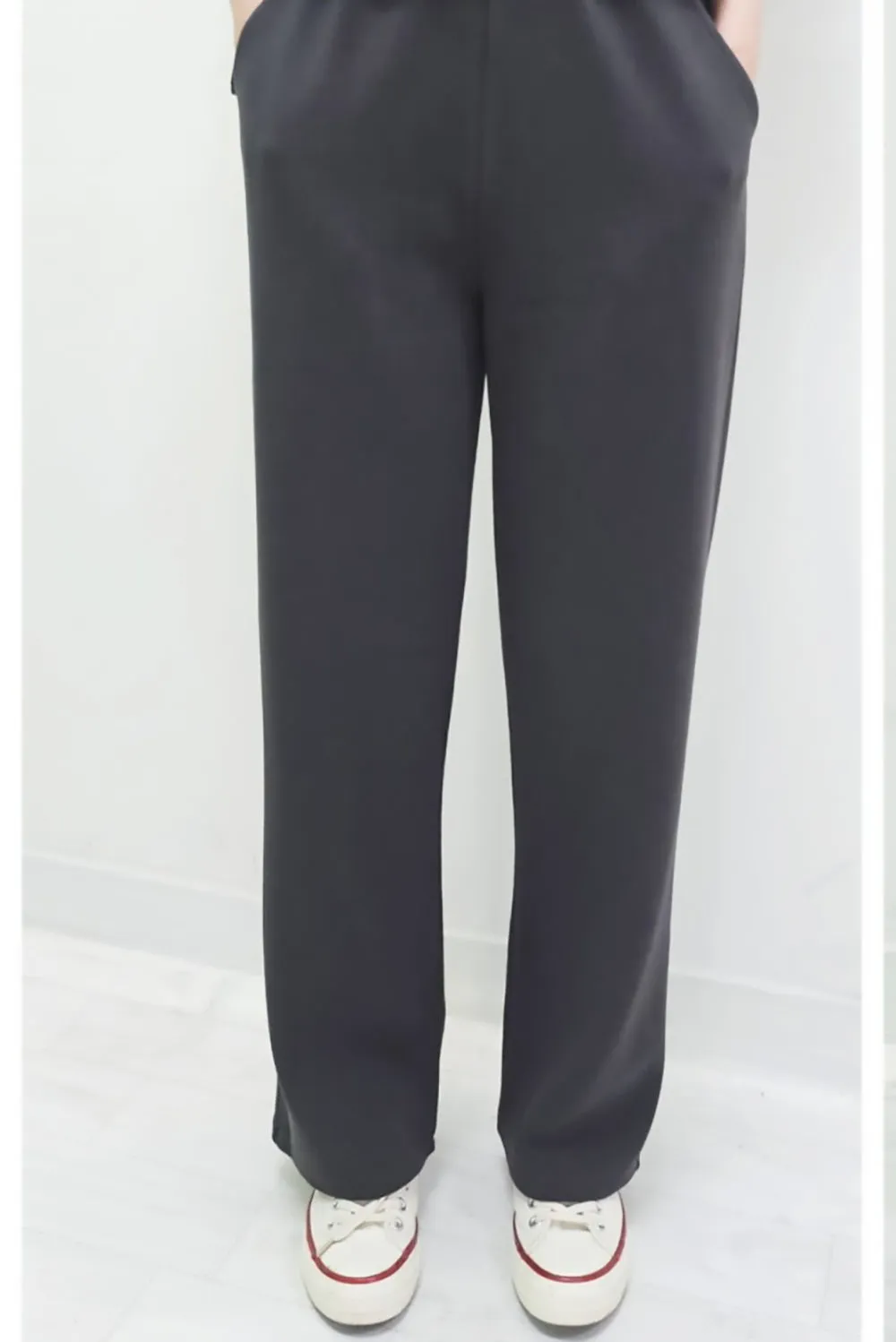 Mia Semi Wide Sweatpants